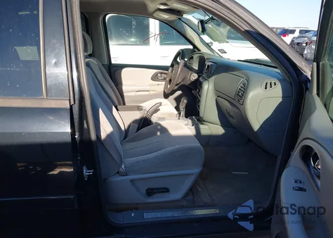 2007 Chevrolet Trailblazer Ls z USA, uszkodzony, nr VIN 1GNDS13S672102276